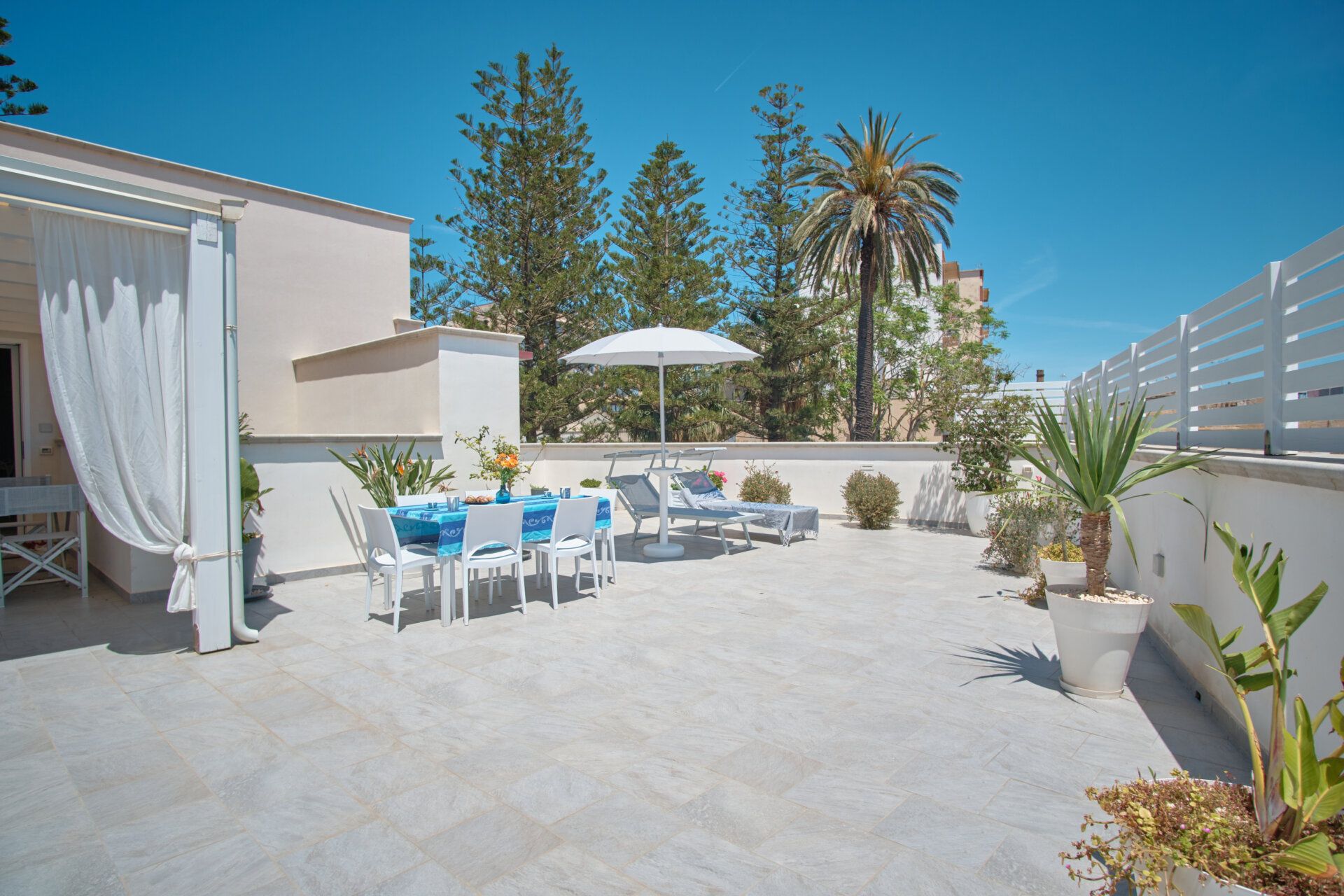 Zona notte del Monolocale con Terrazza Privata — Sunset Terrace Mazara del Vallo